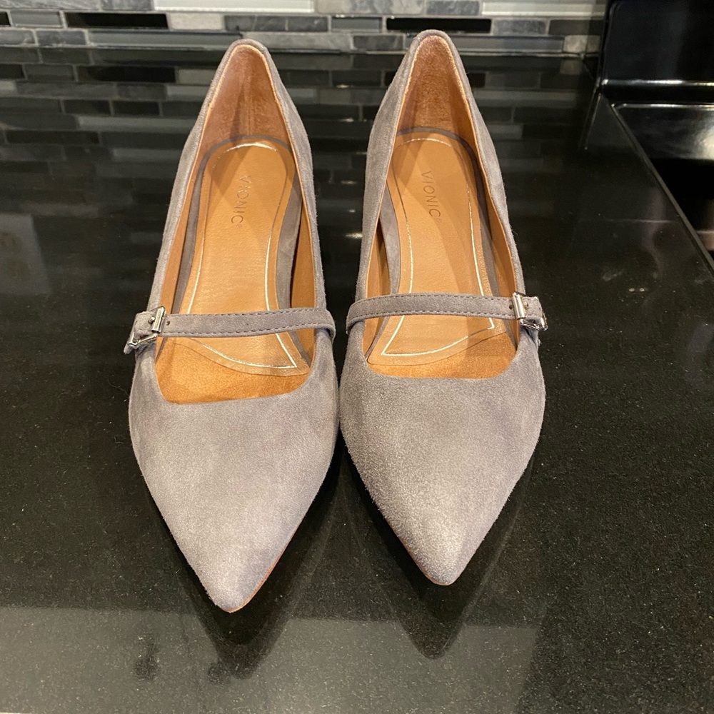 Woman’s Vionic heel